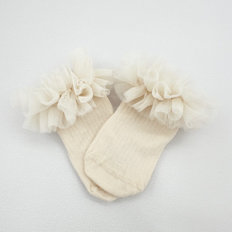 Skarpetki  beżowe z tiulową falbanką budyniowy