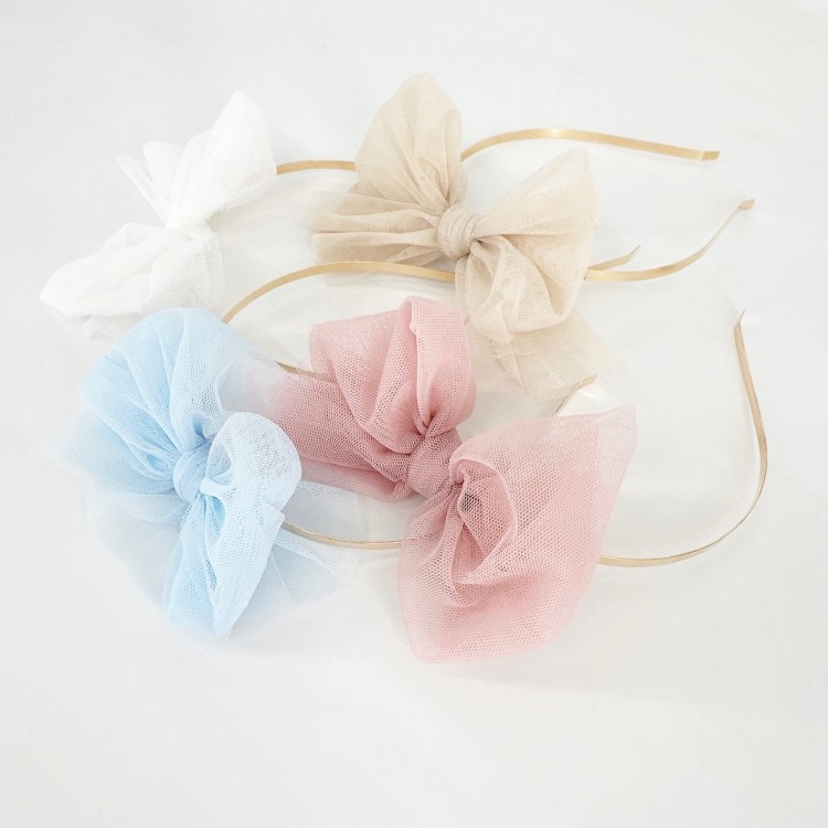 Opaska kokarda różowa z tiulu na złotej metalowej opasce