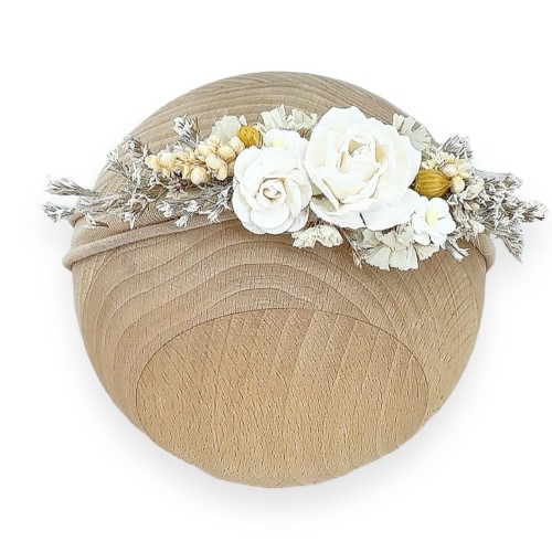 Opaska kwiatowa z suszonych kwiatów  na tasiemce bawełnienej beżowej